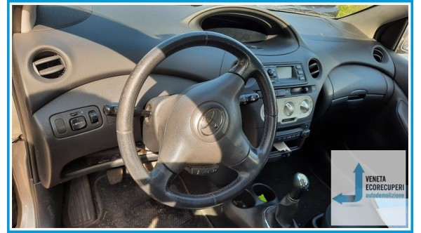 TOYOTA YARIS FRP del 2004 parti usate e ricambi