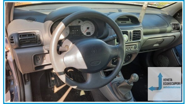 RENAULT CLIO 2a Serie  del 2000 parti usate e ricambi