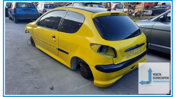 PEUGEOT 206  del 2001 parti usate e ricambi