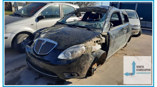 LANCIA YPSILON TI del 2011 parti usate e ricambi
