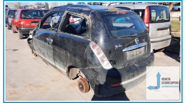 LANCIA YPSILON TI del 2011 parti usate e ricambi