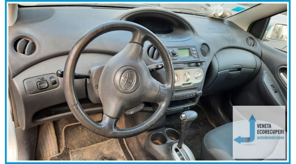 TOYOTA YARIS FRP del 2004 parti usate e ricambi