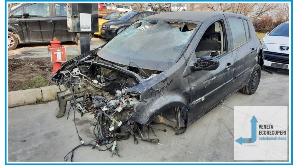 RENAULT CLIO 3a Serie  del 2011 parti usate e ricambi
