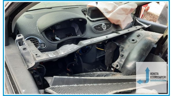 RENAULT CLIO 3a Serie  del 2011 parti usate e ricambi