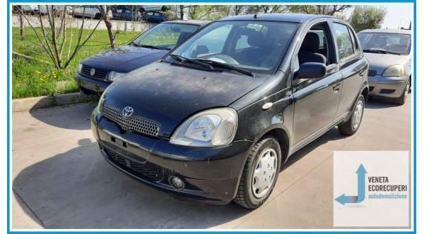 TOYOTA YARIS FRP del 2002 parti usate e ricambi