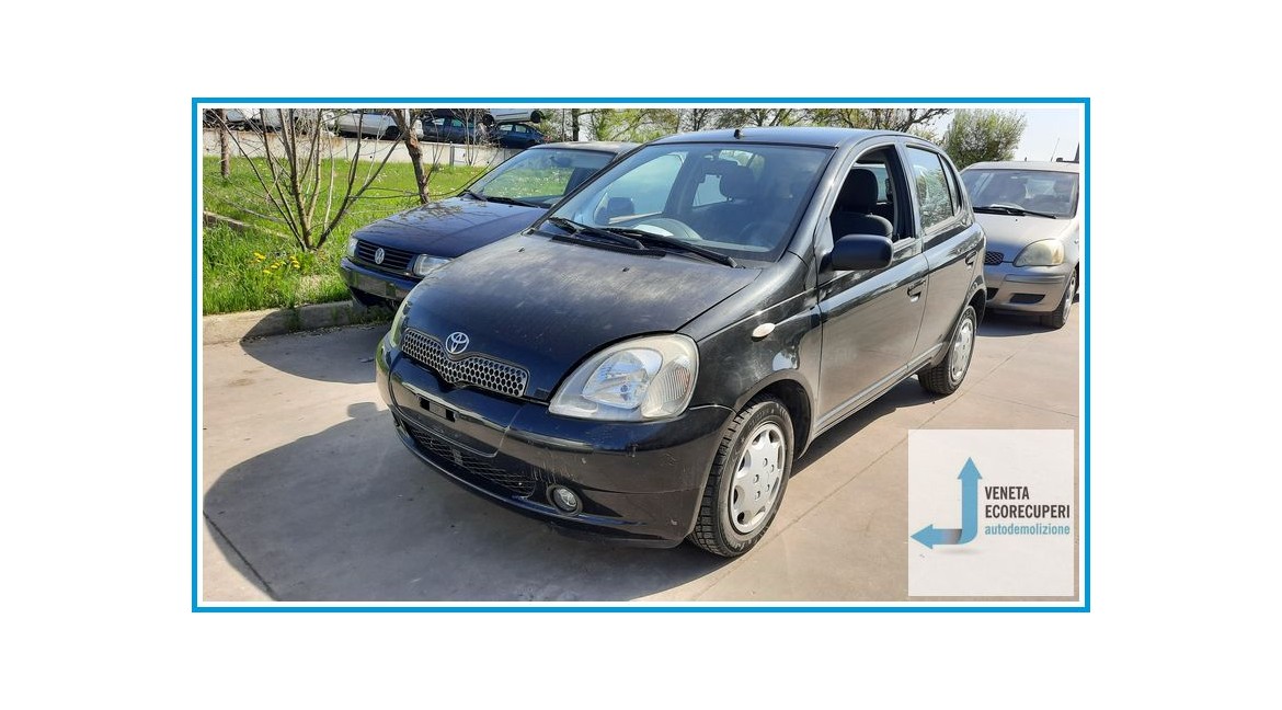 TOYOTA YARIS FRP del 2002 parti usate e ricambi