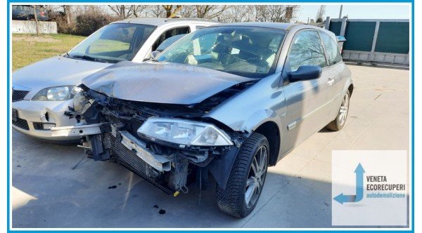 RENAULT MEGANE 2a Serie  del 2003 parti usate e ricambi