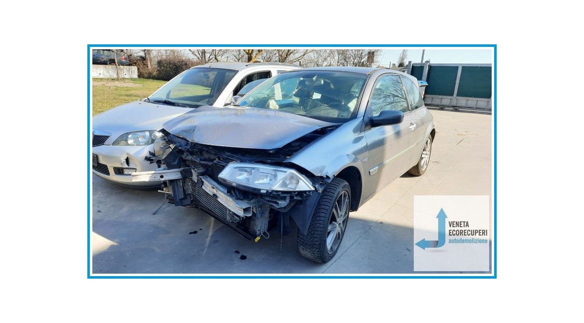 RENAULT MEGANE 2a Serie  del 2003 parti usate e ricambi