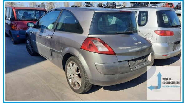 RENAULT MEGANE 2a Serie  del 2003 parti usate e ricambi