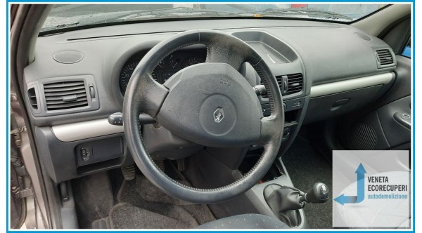 RENAULT CLIO 2a Serie  del 2002 parti usate e ricambi - Tipo Motore D7FG7