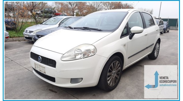 FIAT GRANDE PUNTO 2Y del 2007 parti usate e ricambi - Tipo Motore 199A6000