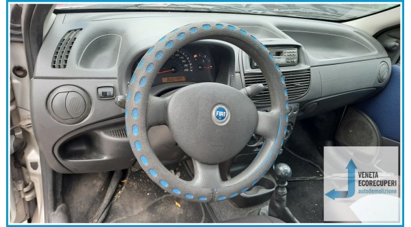 FIAT PUNTO 2U del 2004 parti usate e ricambi - Tipo Motore 188A4000
