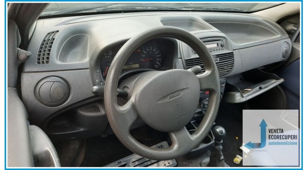 FIAT PUNTO 1N/1P del 2003 parti usate e ricambi - Tipo Motore 188A4000