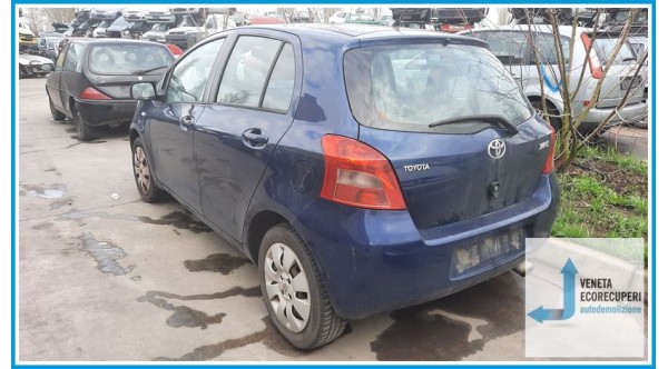 TOYOTA YARIS  del 2007 parti usate e ricambi