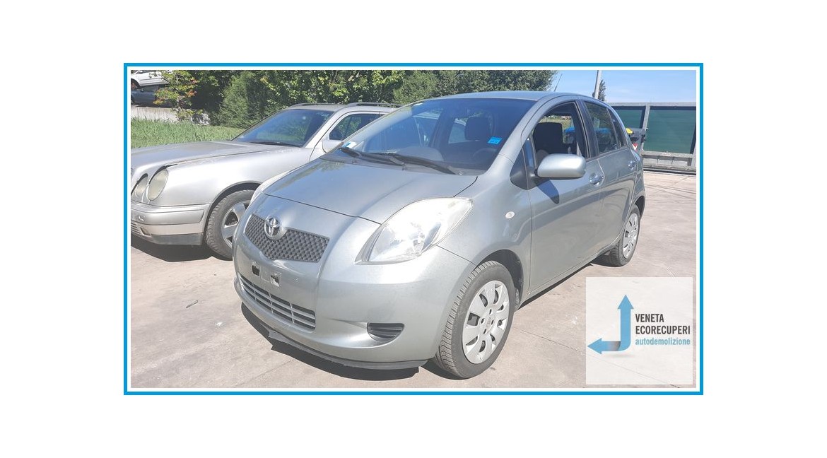 TOYOTA YARIS  del 2006 parti usate e ricambi