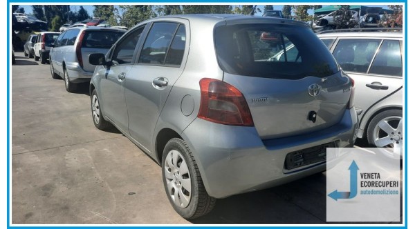 TOYOTA YARIS  del 2006 parti usate e ricambi