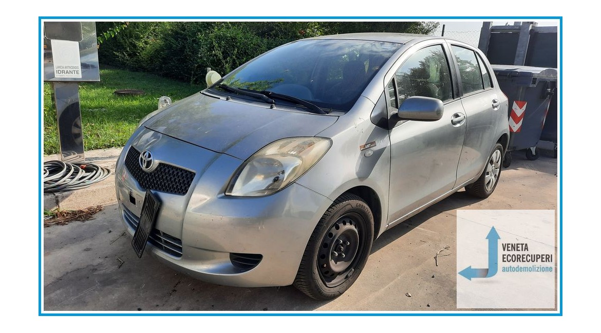 TOYOTA YARIS  del 2005 parti usate e ricambi