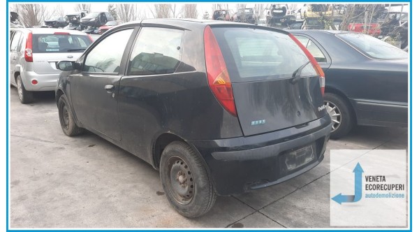 FIAT PUNTO 1N/1P del 2002 parti usate e ricambi - Tipo Motore 188A5000