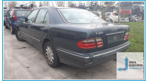 MERCEDES-BENZ Classe E W/S210 del 2002 parti usate e ricambi - Tipo Motore 611961