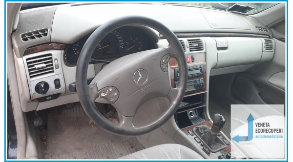 MERCEDES-BENZ Classe E W/S210 del 2002 parti usate e ricambi - Tipo Motore 611961