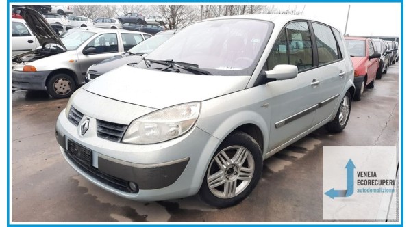 RENAULT SCENIC 2a Serie  del 2003 parti usate e ricambi - Tipo Motore F9QD8