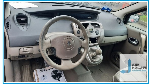 RENAULT SCENIC 2a Serie  del 2003 parti usate e ricambi - Tipo Motore F9QD8