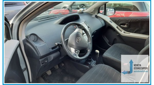 TOYOTA YARIS  del 2006 parti usate e ricambi