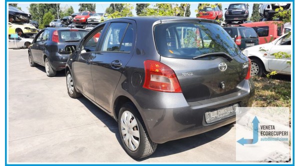 TOYOTA YARIS  del 2008 parti usate e ricambi