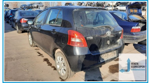 TOYOTA YARIS  del 2006 parti usate e ricambi