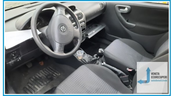 OPEL CORSA X01 del 2005 parti usate e ricambi - Tipo Motore Z10XEP