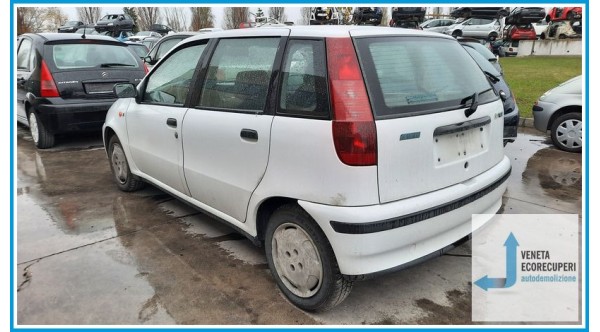 FIAT PUNTO 1a Serie  del 1994 parti usate e ricambi - Tipo Motore 176a8000