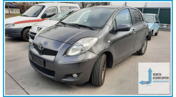 TOYOTA YARIS  del 2009 parti usate e ricambi