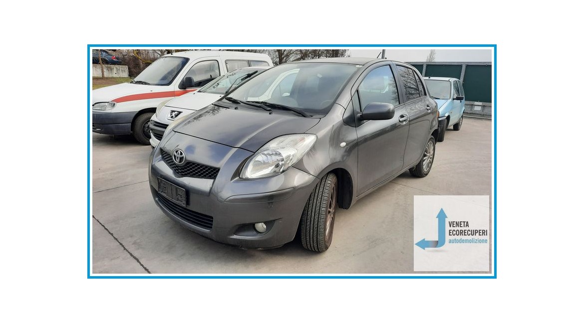 TOYOTA YARIS  del 2009 parti usate e ricambi