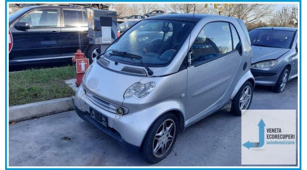 SMART COUPE' C450 del 2002 parti usate e ricambi - Tipo Motore 61