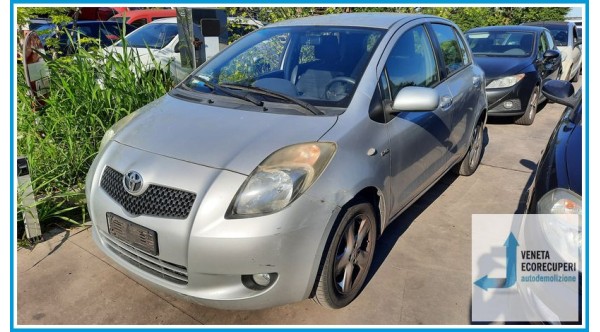 TOYOTA YARIS  del 2007 parti usate e ricambi