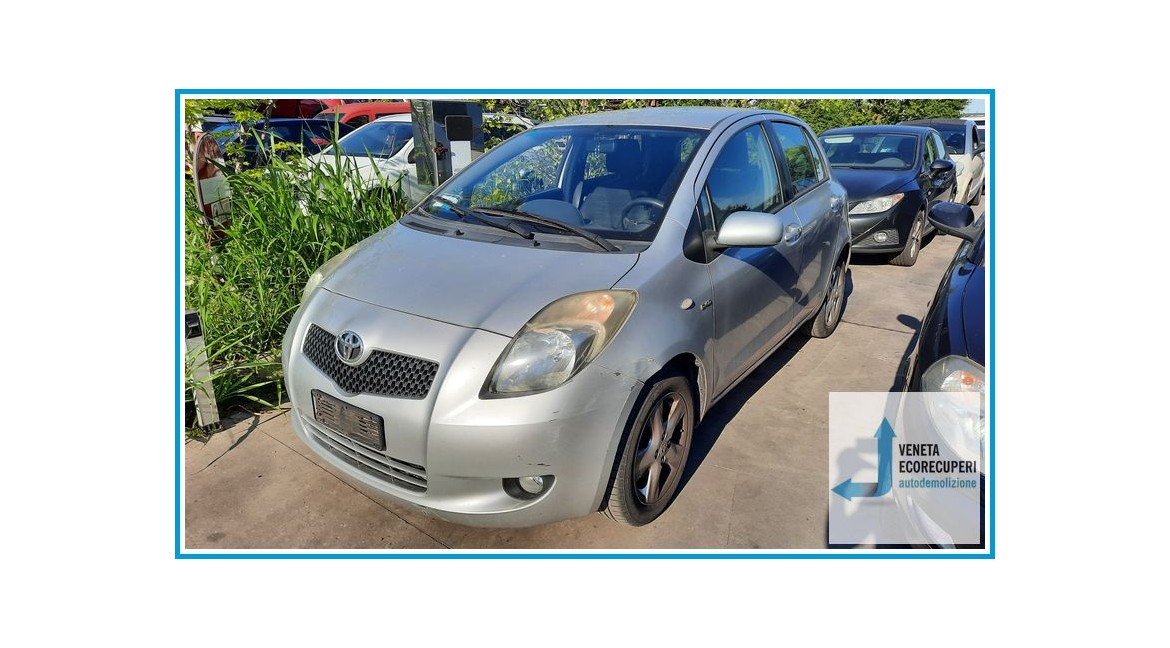 TOYOTA YARIS  del 2007 parti usate e ricambi