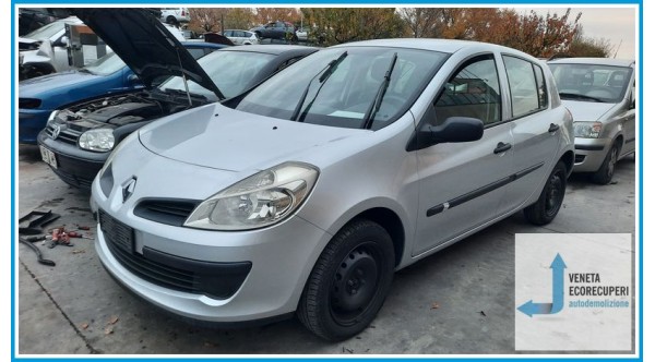 RENAULT CLIO 3a Serie  del 2007 parti usate e ricambi - Tipo Motore D4FD7