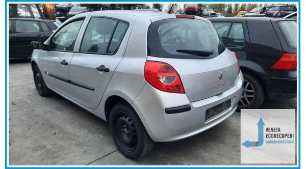 RENAULT CLIO 3a Serie  del 2007 parti usate e ricambi - Tipo Motore D4FD7