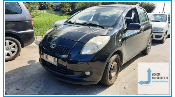 TOYOTA YARIS  del 2008 parti usate e ricambi