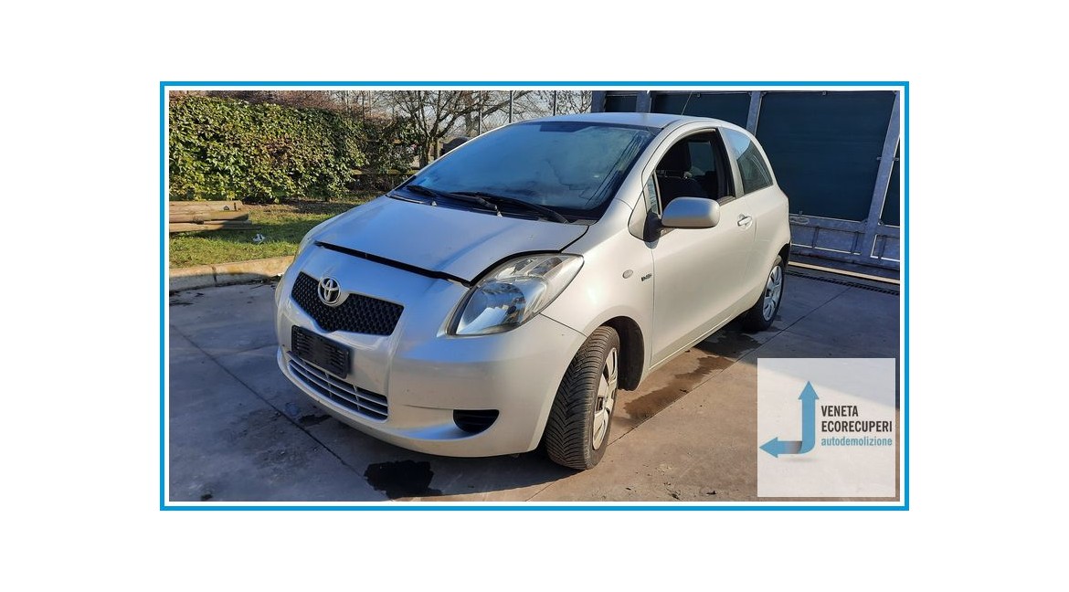 TOYOTA YARIS  del 2007 parti usate e ricambi