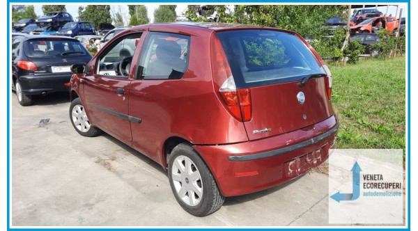 FIAT PUNTO 1N/1P del 2002 parti usate e ricambi - Tipo Motore 188A4000