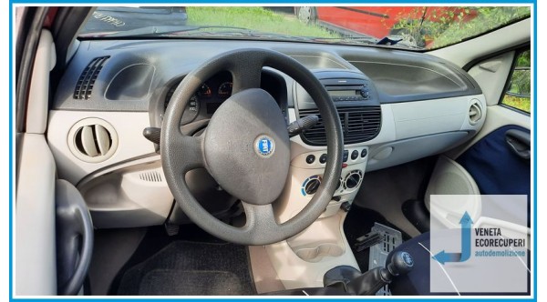 FIAT PUNTO 1N/1P del 2002 parti usate e ricambi - Tipo Motore 188A4000