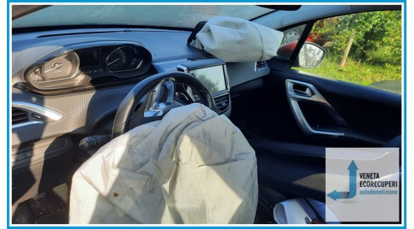PEUGEOT 2008  del 2019 parti usate e ricambi - Tipo Motore HM05