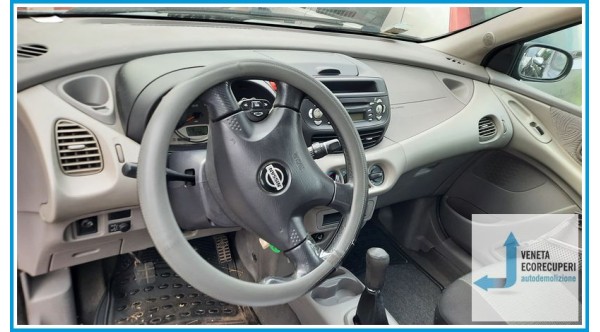 NISSAN ALMERA N16E del 2001 parti usate e ricambi - Tipo Motore QG18