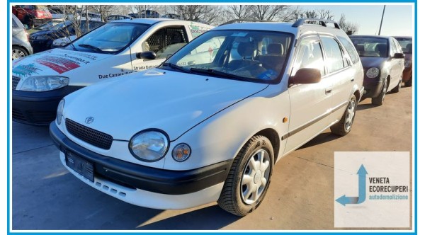 TOYOTA COROLLA  del 1998 parti usate e ricambi