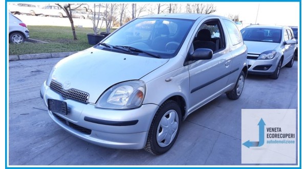 TOYOTA YARIS JPP del 2002 parti usate e ricambi