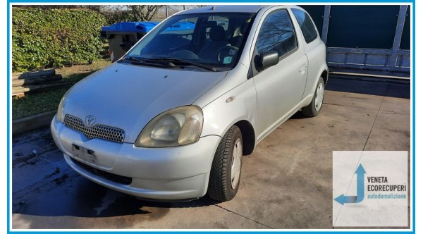 TOYOTA YARIS JPP del 2000 parti usate e ricambi