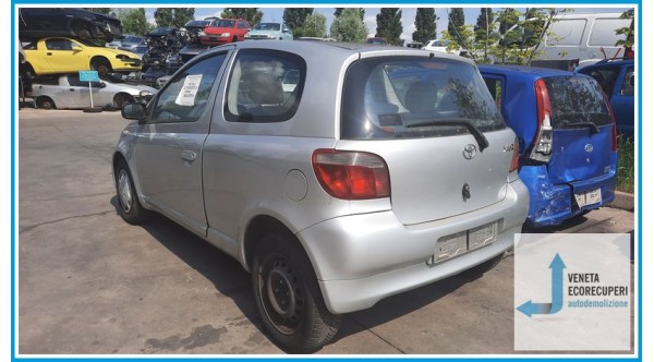 TOYOTA YARIS JPP del 2001 parti usate e ricambi