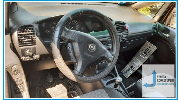 OPEL ZAFIRA T98 del 2005 parti usate e ricambi - Tipo Motore Y22DTR