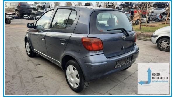 TOYOTA YARIS JPP del 2004 parti usate e ricambi